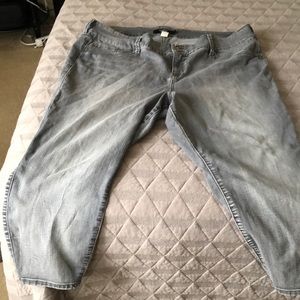 Gray distressed denim capris